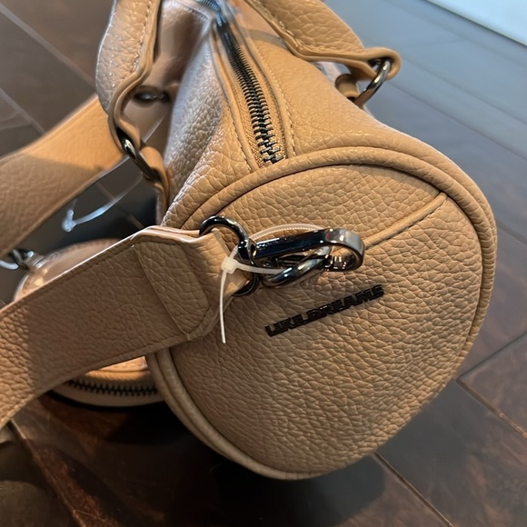 Like dreams barrel bag NWOT - Picture 5 of 11